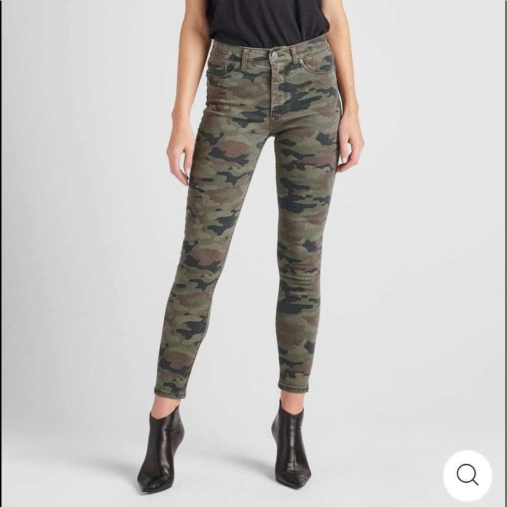 NWT Barbara high rise camp jeans size 28